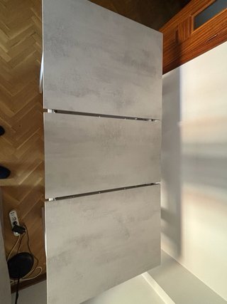 Mesa extensible comedor gris y blanca