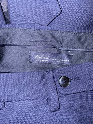 Traje de chaqueta y pantalón azul marino