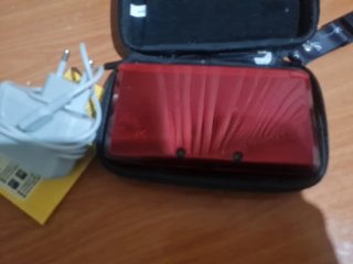 Nintendo 3DS Roja con Cargador y Funda