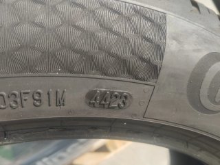 2 Neumáticos Bridgestone 2 Neumáticos Continental