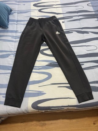 Conjunto deportivo Adidas gris
