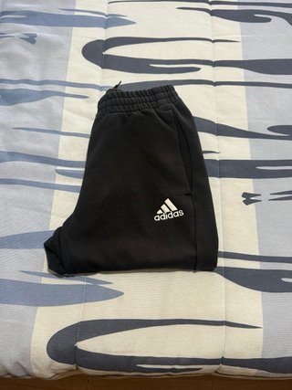 Conjunto deportivo Adidas gris