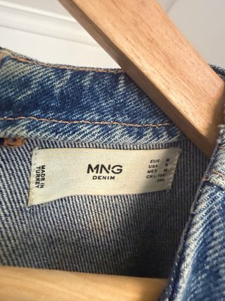 Vestido vaquero Mango con cortes
