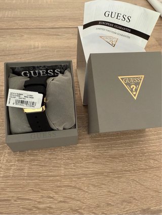 Reloj GUESS Deportivo "Black & Gold" - Nuevo