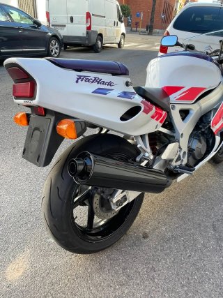 Honda CBR 900 RR SC28 Fireblade
