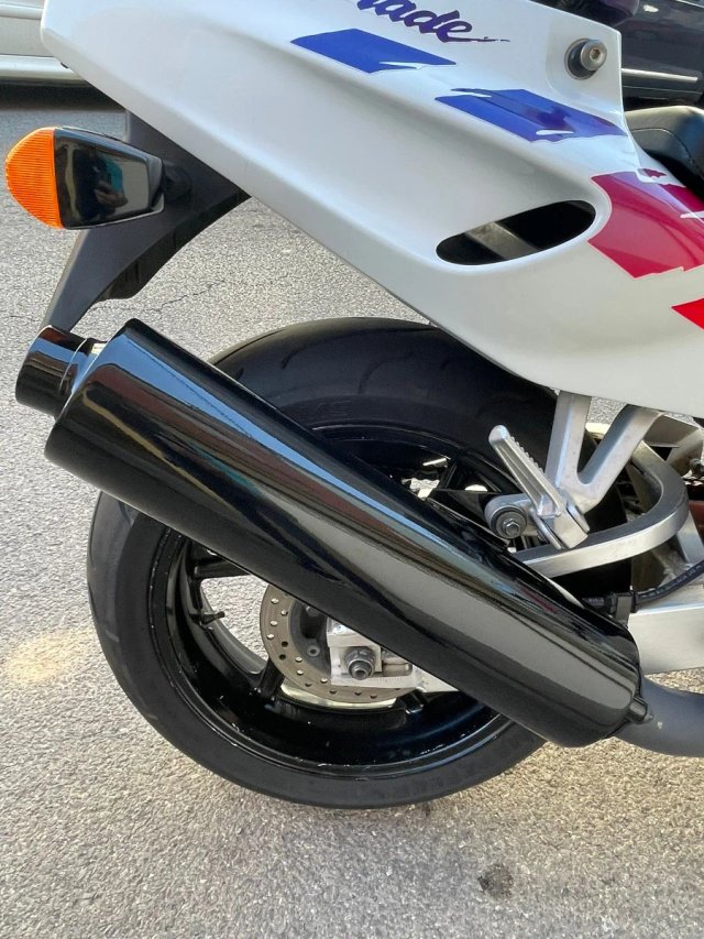 Honda CBR 900 RR SC28 Fireblade