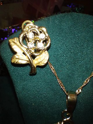 Parure Orecchini e Ciondolo Fiore Oro