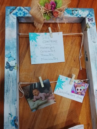 Estantería de madera Ikea, regalo marco para fotos