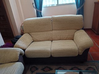 Conjunto sofás 3 y 2 plazas beige