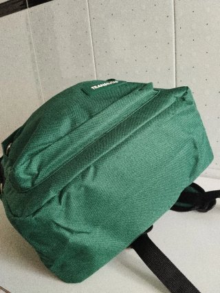 Mochila Transrutas verde y negra. Nueva a estrenar