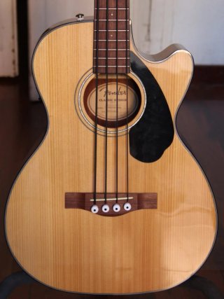 Bajo Acústico Fender