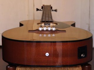 Bajo Acústico Fender