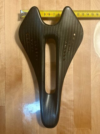 Sillín carbono ultraligero 63g