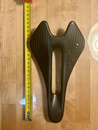 Sillín carbono ultraligero 63g