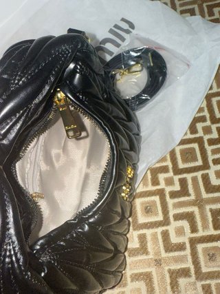Miu Miu Mini Acolchado Negro