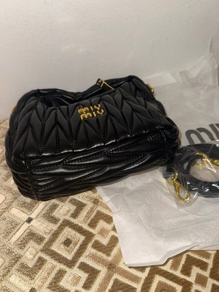 Miu Miu Mini Acolchado Negro