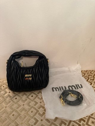 Miu Miu Mini Acolchado Negro