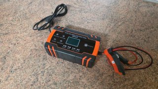 Cargador Batería Coche URAQT 12V/24V