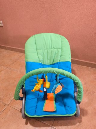 Balancín y cuna de coche para bebé