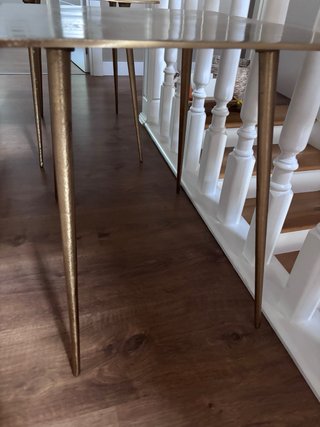 Mesita auxiliar dorada Zara Home