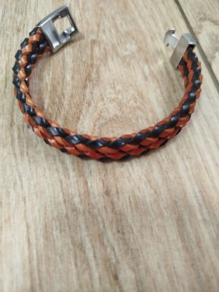 Pulsera de cuero trenzado