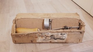 Comprobador de baterías antiguo