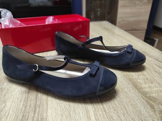 Merceditas de piel niña talla 38