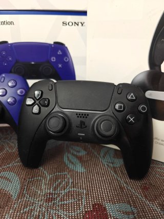 Ps5 Digital + 3 mandos + Sony Pulse 3D con cajas.
