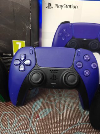 Ps5 Digital + 3 mandos + Sony Pulse 3D con cajas.