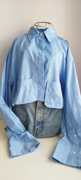 Camisa azul de rayas
