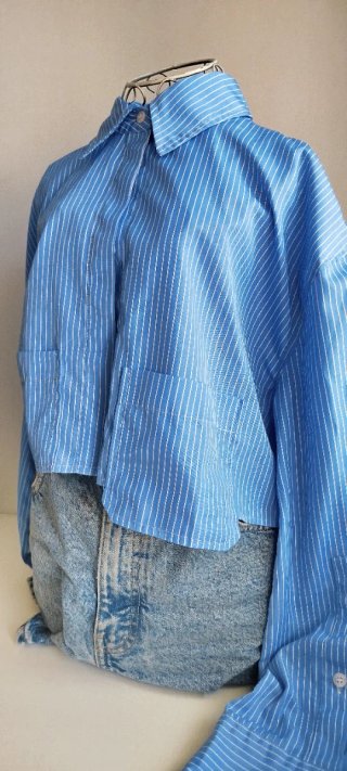 Camisa azul de rayas
