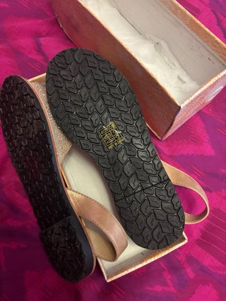 Sandalias Lassig Beige/Oro Talla 38