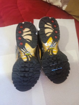 Zapatillas Nike Air Max Plus TN SE Dorado Blanco