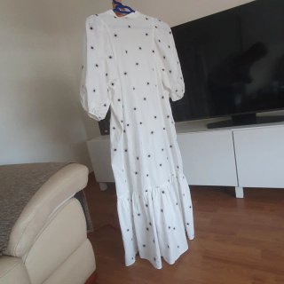 Vestido Zara blanco bodoques bordados, Limited Edi
