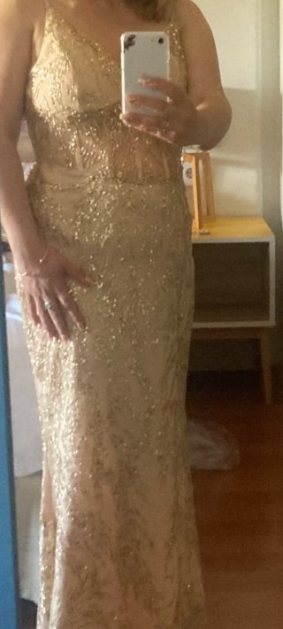 Vestido precioso de  fiesta dorado brillante.