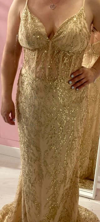 Vestido precioso de  fiesta dorado brillante.