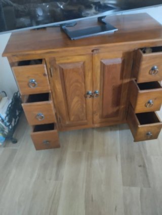Mueble de salón de maciza. Madera rústica.