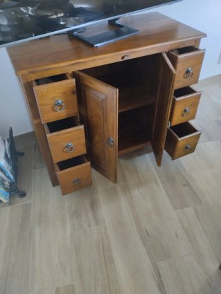 Mueble de salón de maciza. Madera rústica.