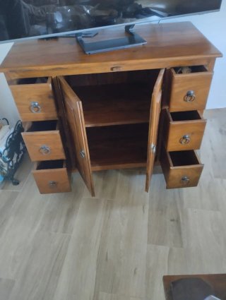 Mueble de salón de maciza. Madera rústica.