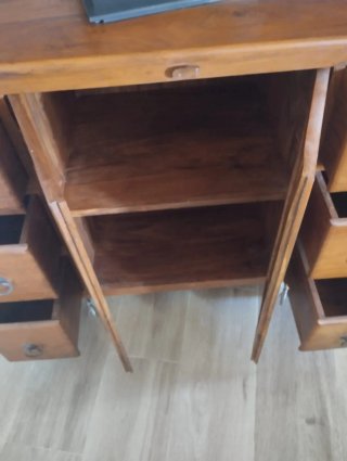 Mueble de salón de maciza. Madera rústica.