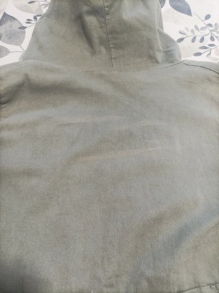 Parka verde militar con capucha
