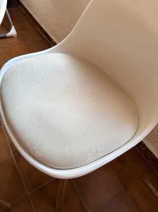 Sofá, Mesa y 4 Sillas