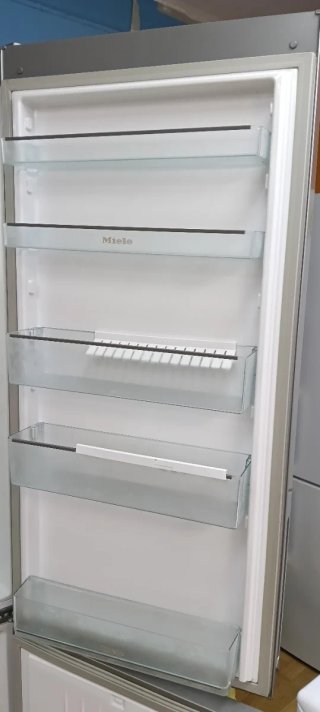 NEVERA COMBI MIELE NO FROST ENERGÍA A+