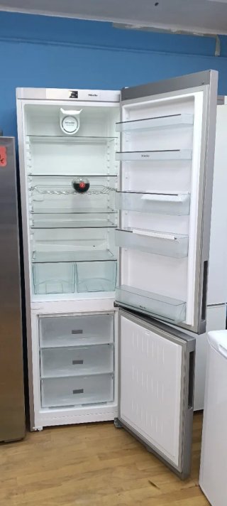 NEVERA COMBI MIELE NO FROST ENERGÍA A+