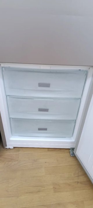 NEVERA COMBI MIELE NO FROST ENERGÍA A+