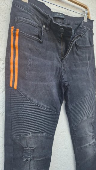 Vaqueros Zara negros 40