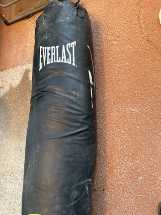 Saco de boxeo Everlast negro