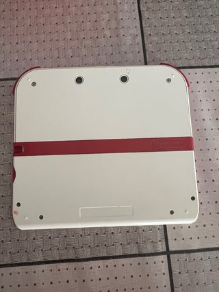 Nintendo 2DS Rosso e Bianco
