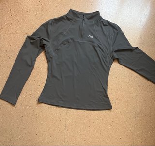 Conjunto Alo Yoga: Top, Mallas y Sudadera
