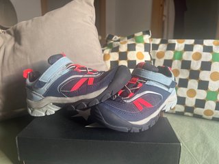 Zapatillas niño Decathlon azul/rojo Talla 23